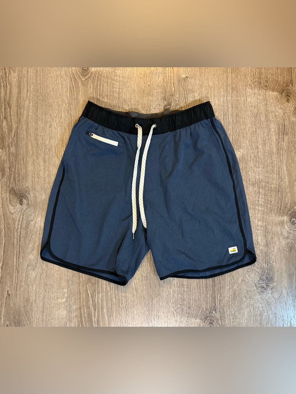 Vuori Banks Short Unlined 7" in Azure Linen Texture - Picture 3 of 9